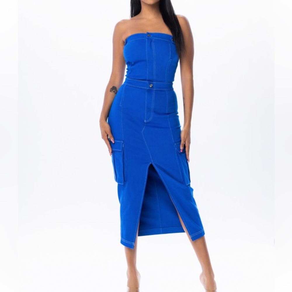 Elegant Blue Strapless Dress